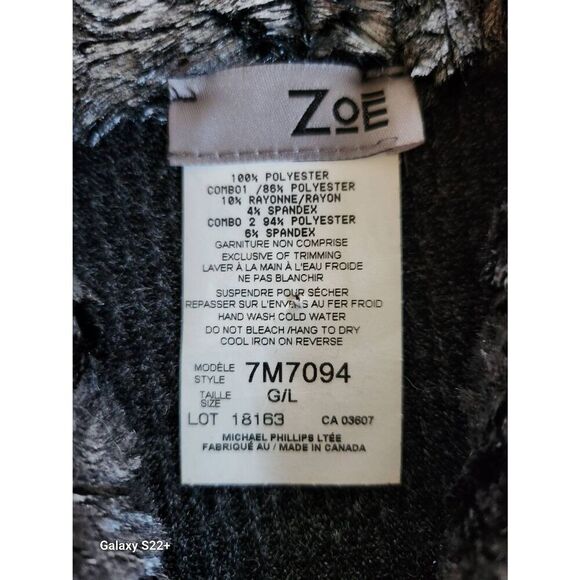 V16  ZOĒ Faux Fur Vest with a Quaint Little Snap Closure - Picture 5 of 8